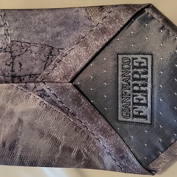 Gianfranco Ferre Vintage 100% Silk Tie - Picture 2 of 7